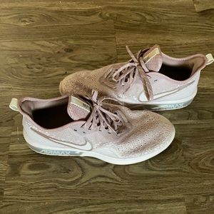 Lightly used Women’s Airmax Nikes